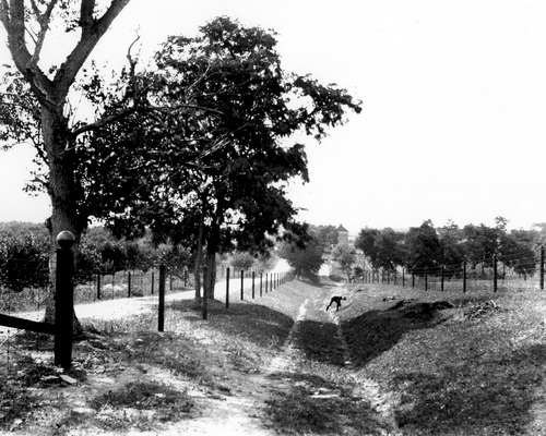 Looking west down Bloody Lane
