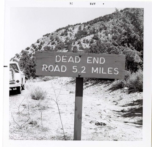 Dead End Road 5.2 Miles' in Kolob Canyon.