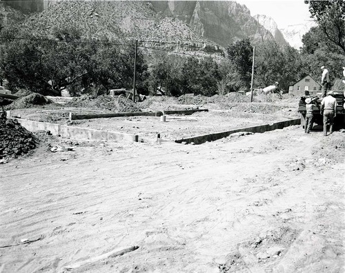 Construction of new residences, Watchman Housing Area- competition of fourth foundation, residence Building 36.