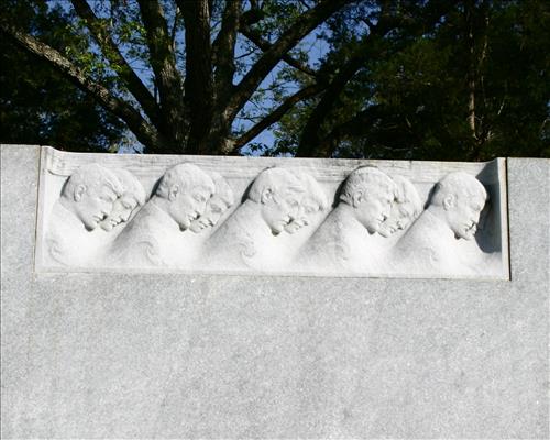 United Daughters of the Confederacy Monument at Shiloh National Military Park in May 2004