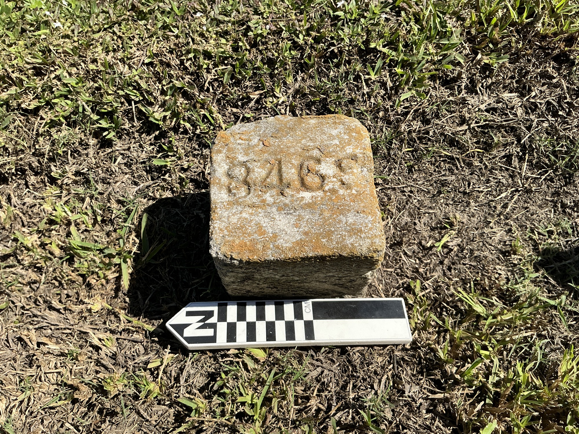 Extra image of flat marble marker