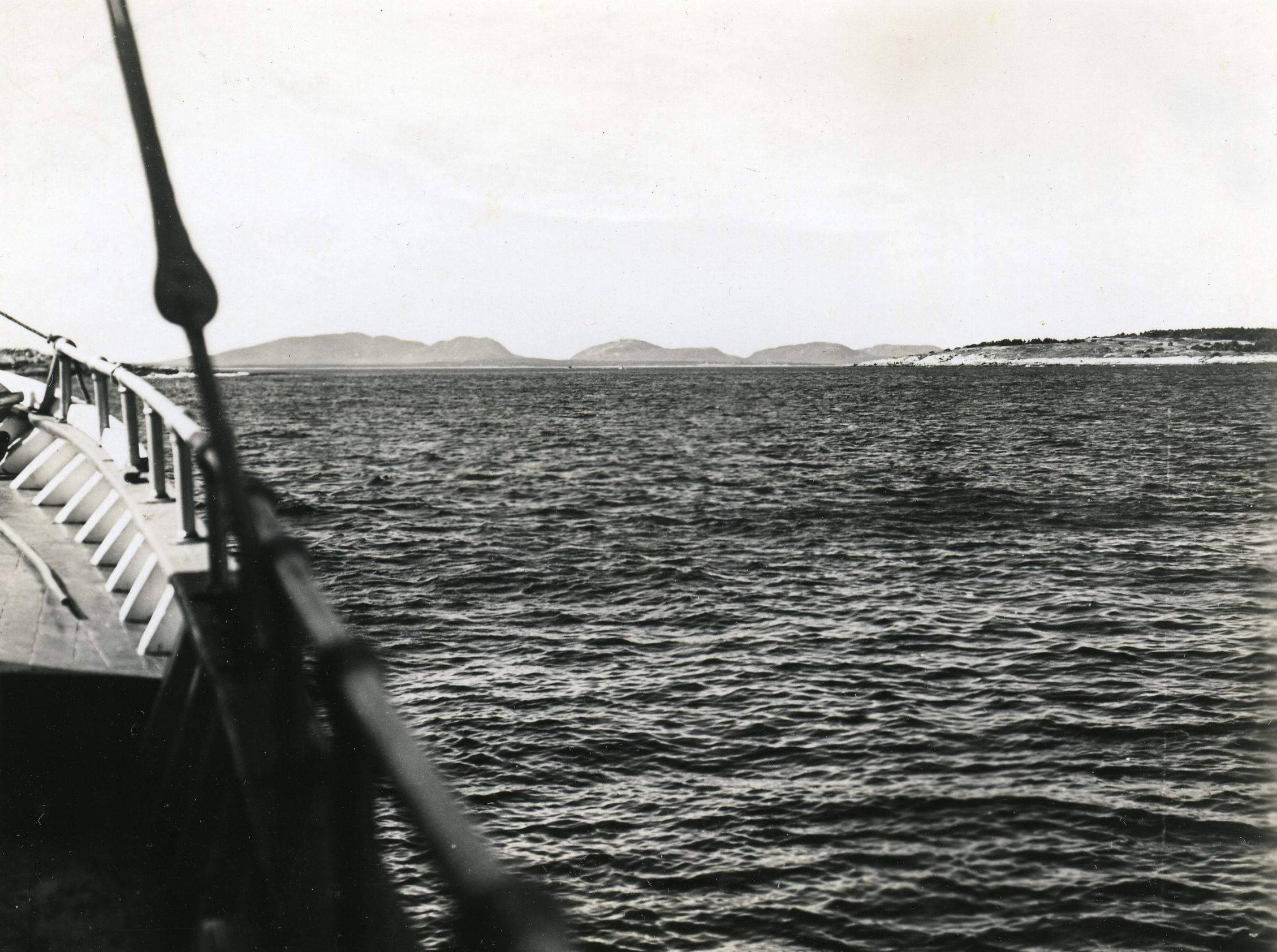 MT. DESERT ISLAND FROM BOAT NEAR GREAT DUCK