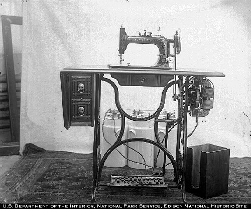 Battery & Electric Sewing Machine 05.100/17