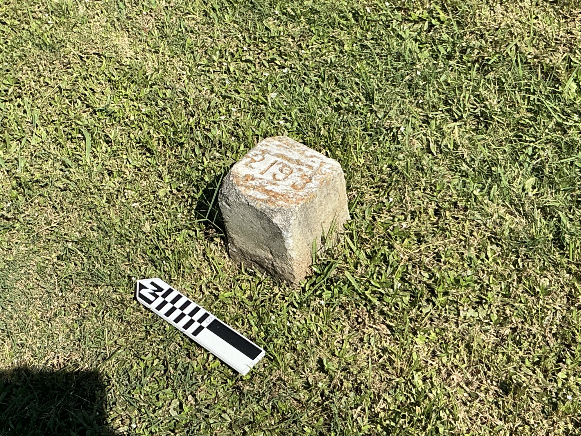 Extra image of flat marble marker