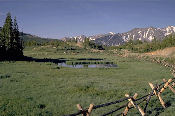 Cache la Poudre Pass