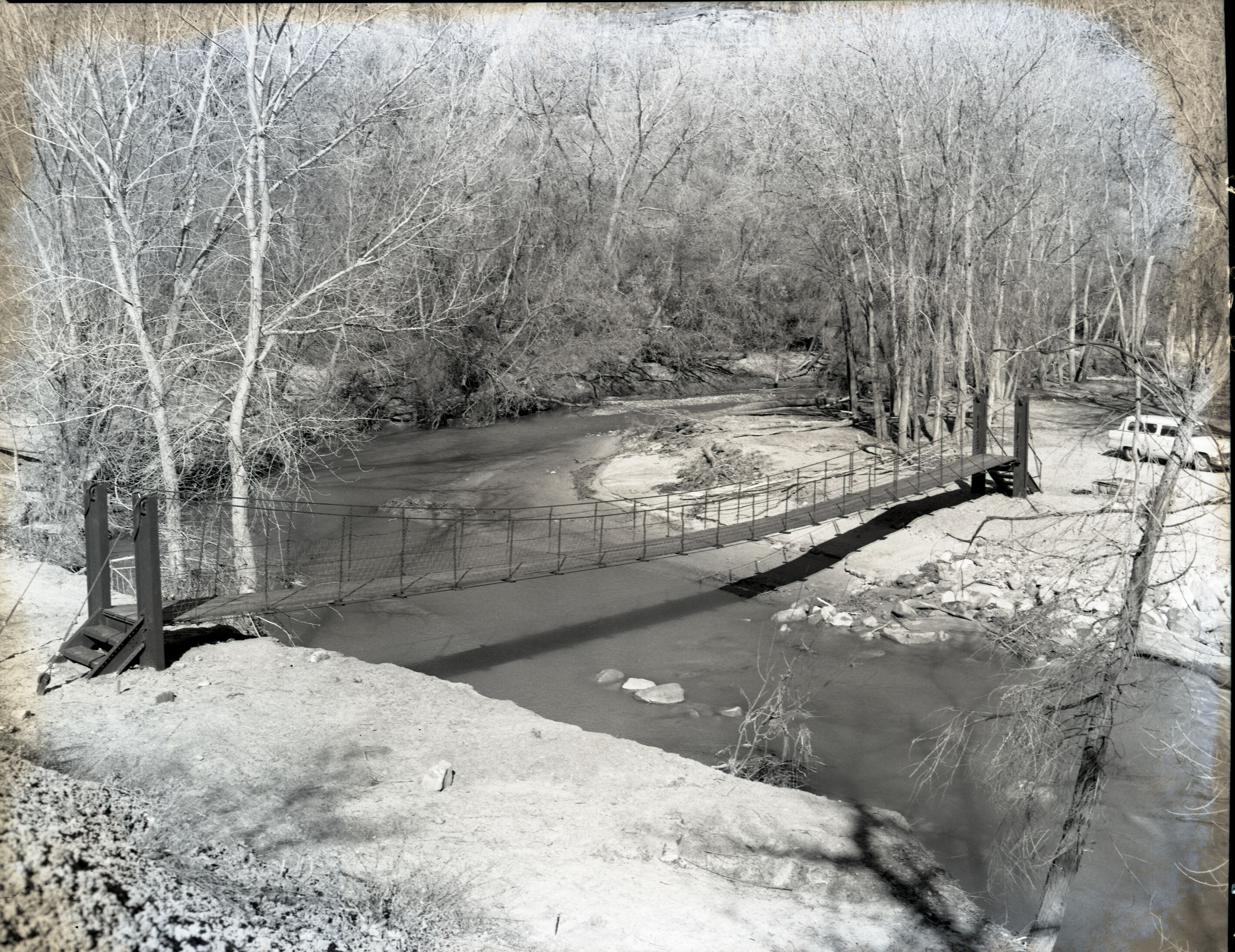 New suspension footbridge at Birch Creek near Court of the Patriarchs.