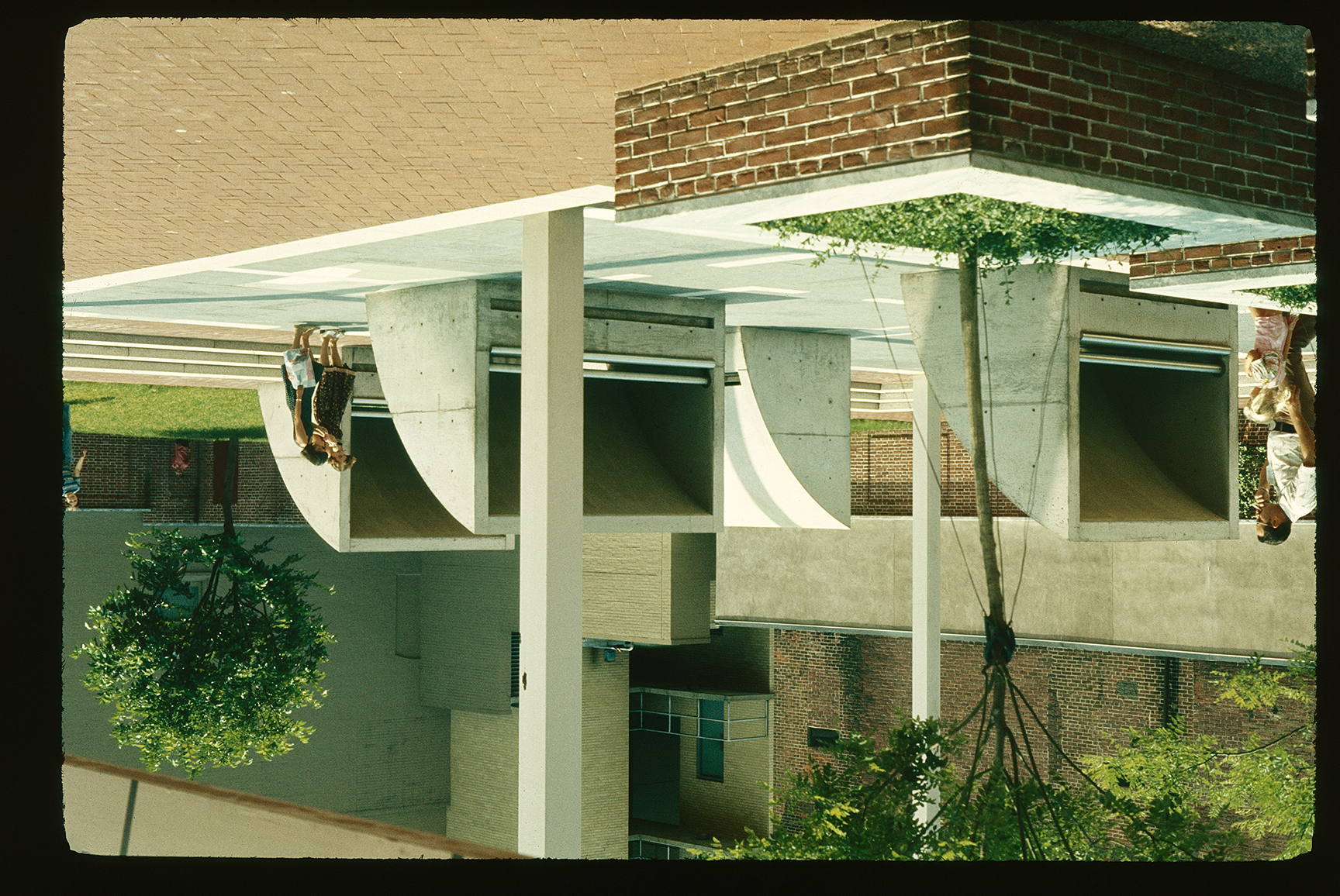 Franklin Court viewing structures