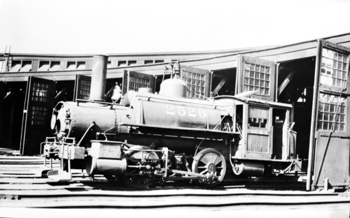 Illinois Central no. 2526 [0-4-0T]