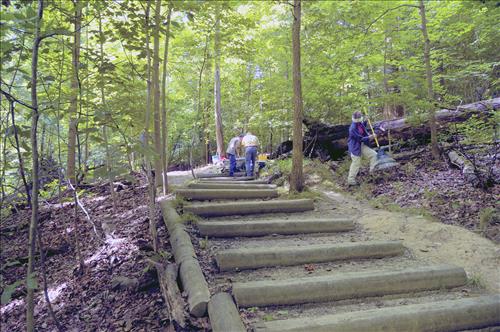 Volunteers repair trail in Cuyahoga Valley National Park