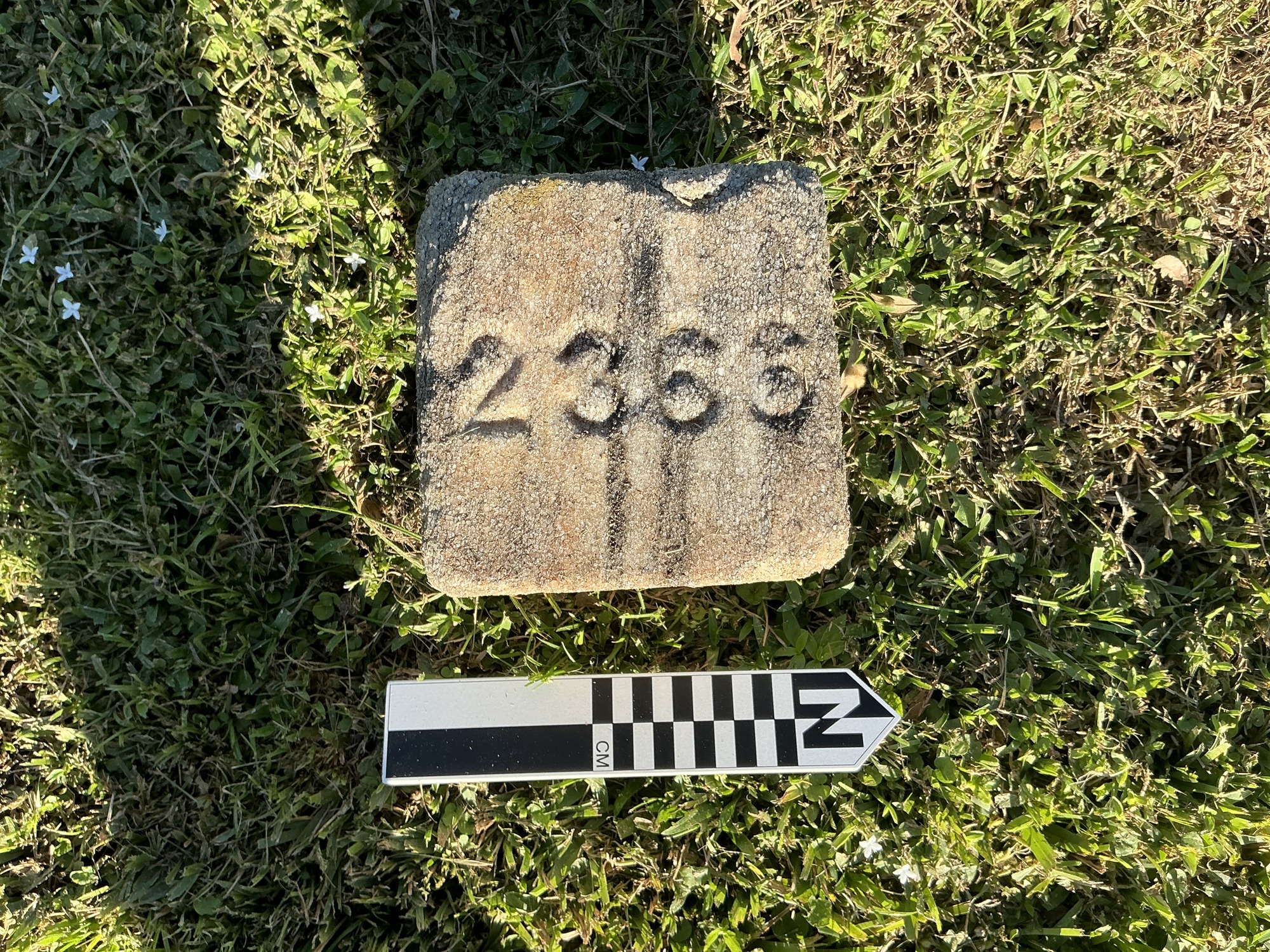 Extra image of flat marble marker