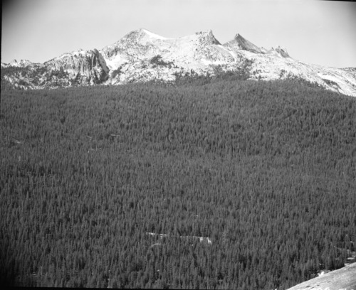 Telephoto view of Unicorn-Echo Peaks from Lembert Dome