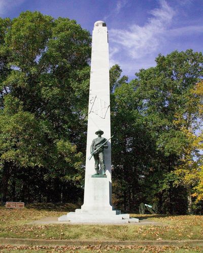 Confederate Monument at Fort Donelson National Battlefield in April 2005
