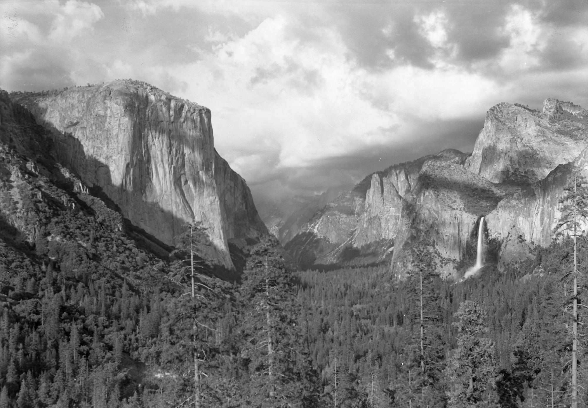 Yosemite Valley from Wawona Tunnel parking area.