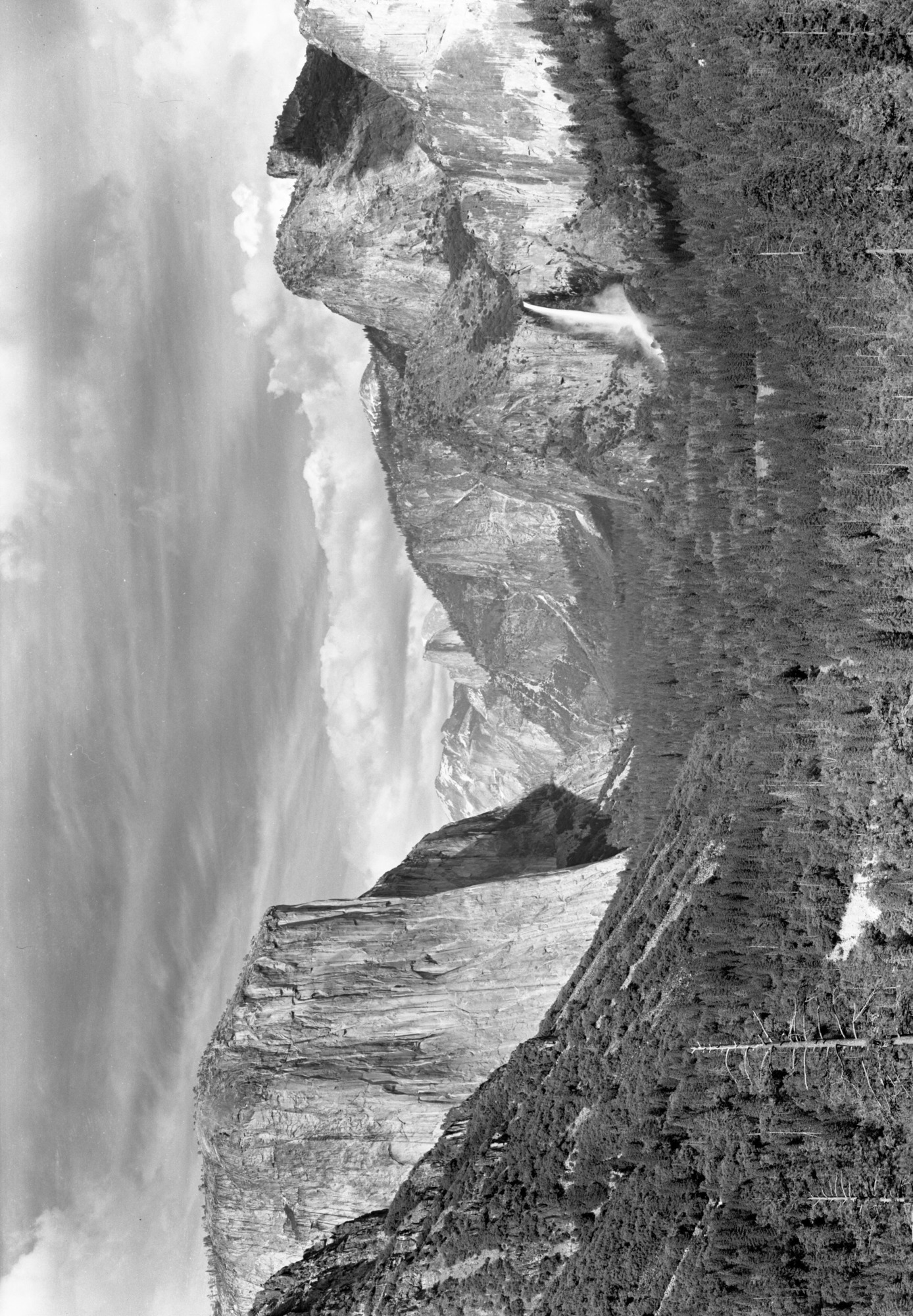 Yosemite Valley from Wawona Tunnel Parking Area