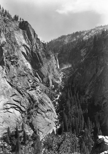 Illilouette Falls from Sierra Pt.
