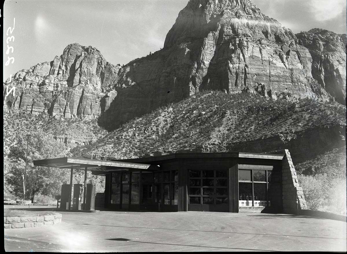 Service station, Camp Center.