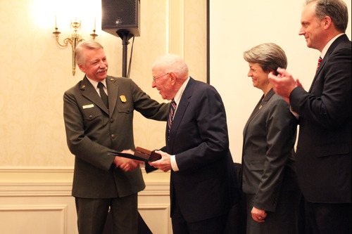 YOUNT_HARTZOG_2011 Albert_Larmann_0997