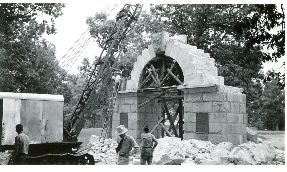 Nash Arch removal. Crane removing keystone. Summer of 1937