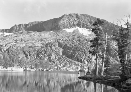 Unnamed ridge in background.