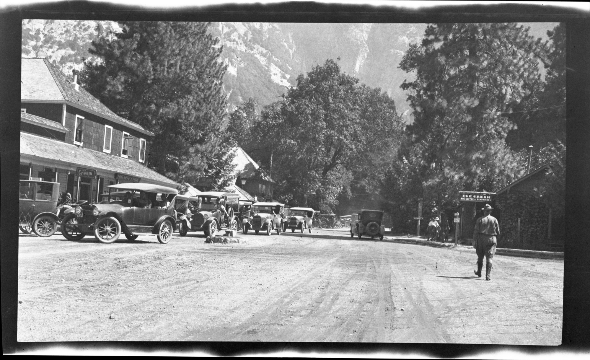 Traffic in old Yosemite Village.