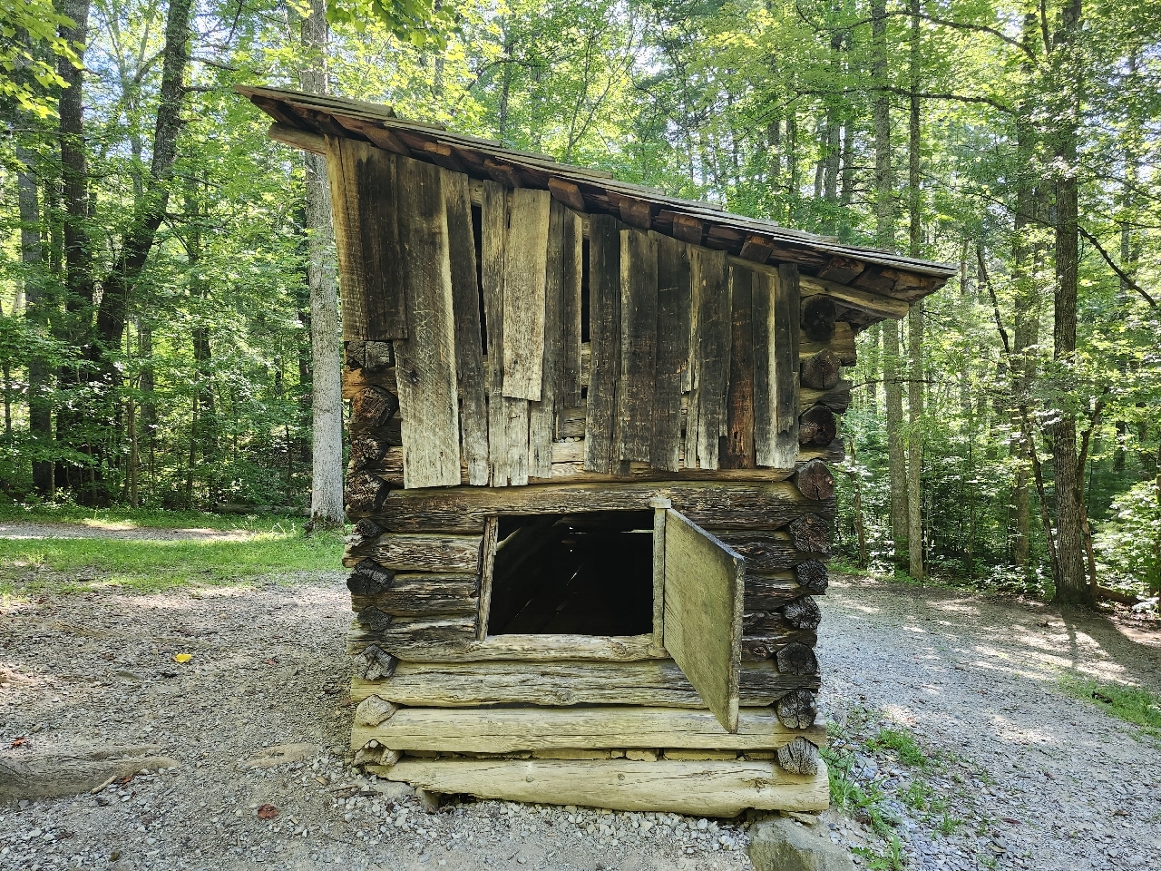 Image of Elijah Oliver Corn Crib