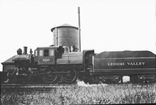Lehigh Valley no. 2599 [4-4-0]