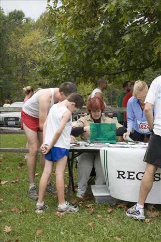 Fall Fun Run registration volunteer