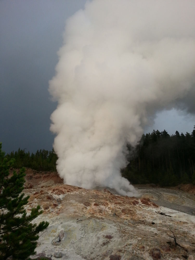 Steamboat Geyser eruption, steam phase