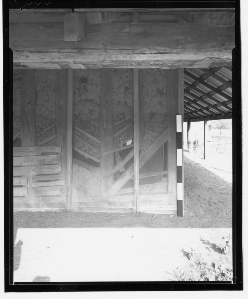 bousillage detail, blacksmith shop