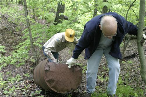 RiverDay trash clean up CVTC volunteers