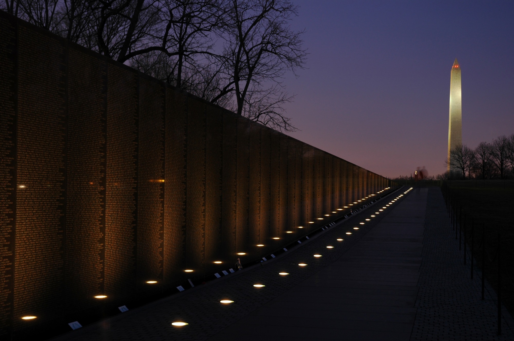 Vietnam Veterans Memorial at night