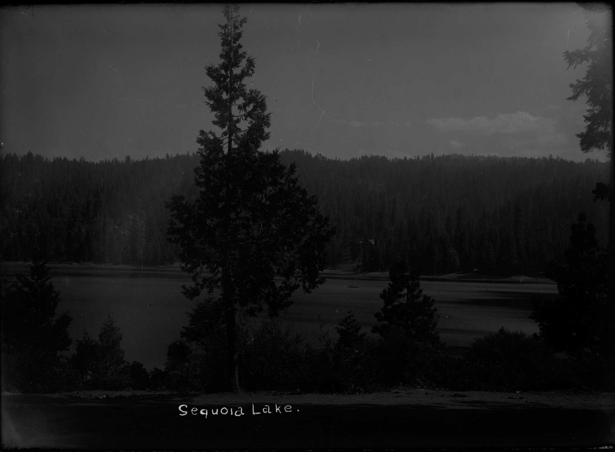 SEKI Roberts Collection Series: 1 Glass Plates; 1 Small glass plates; 6 Lakes