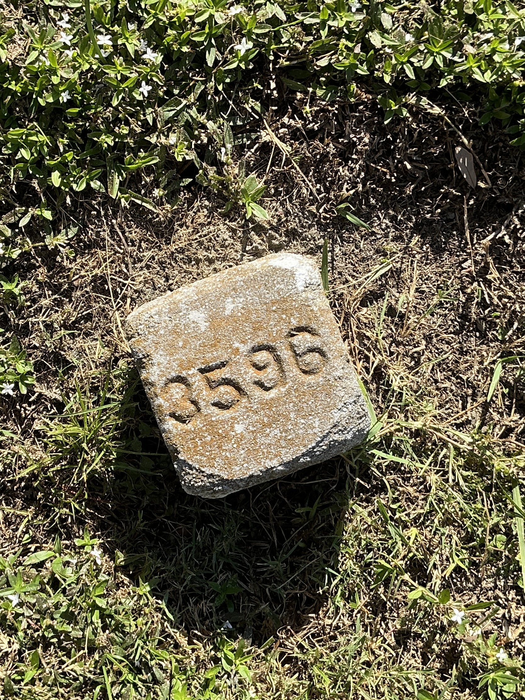 Top of flat marble marker