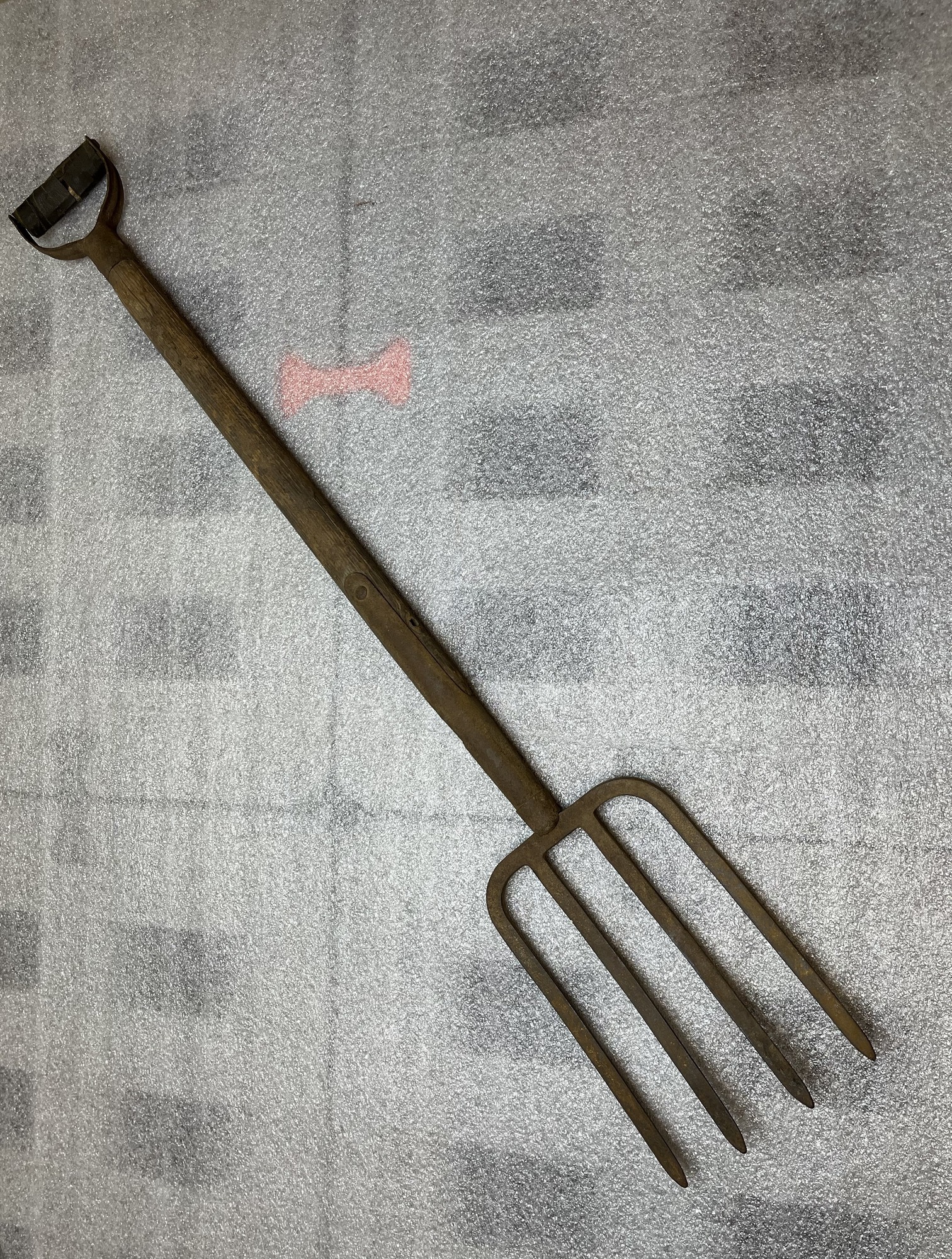 Wood & iron hay fork (1880-1940). Used by farm workers to spear bundles of hay and lad hay wagons.