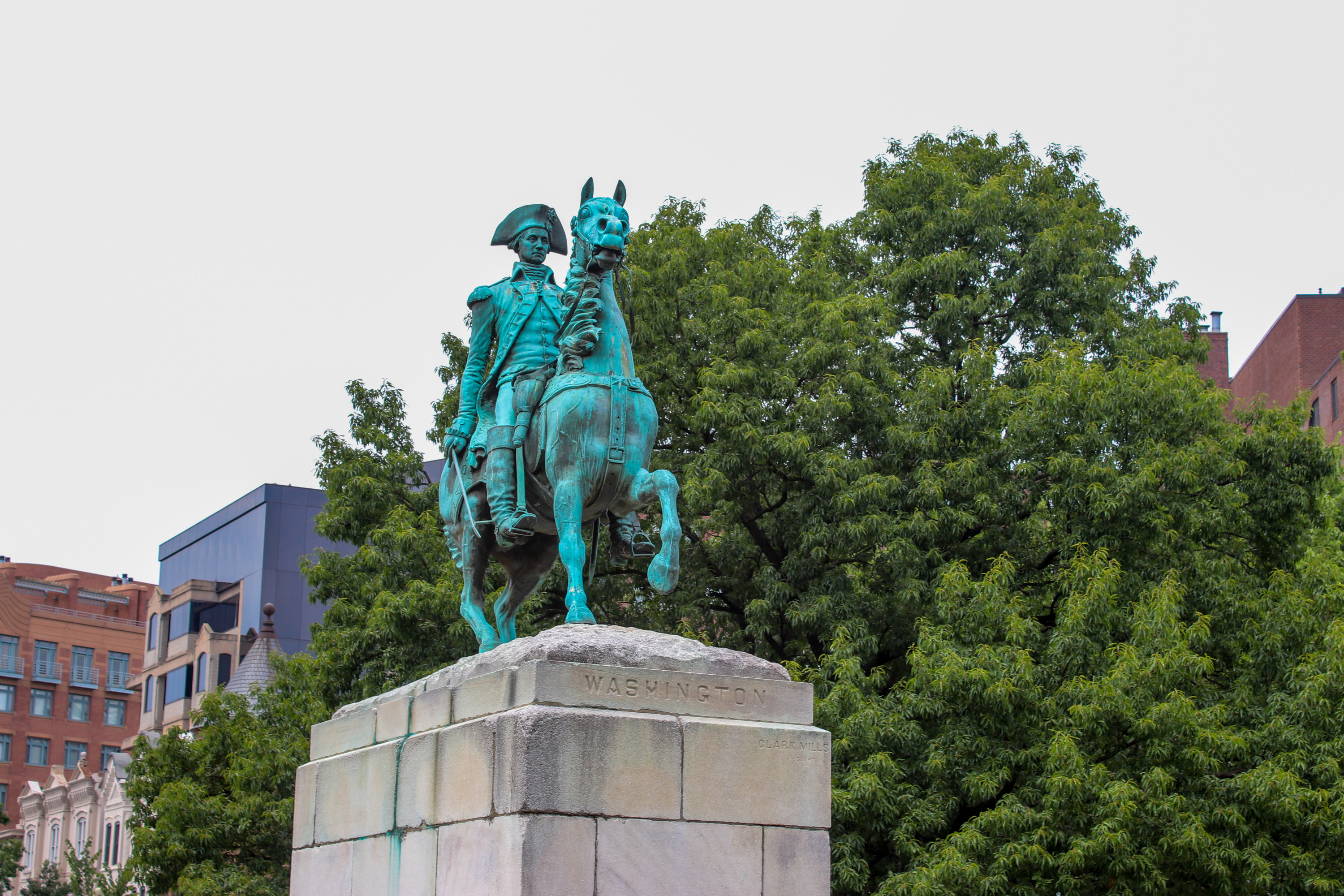 Equestrian statue of General George Washington
