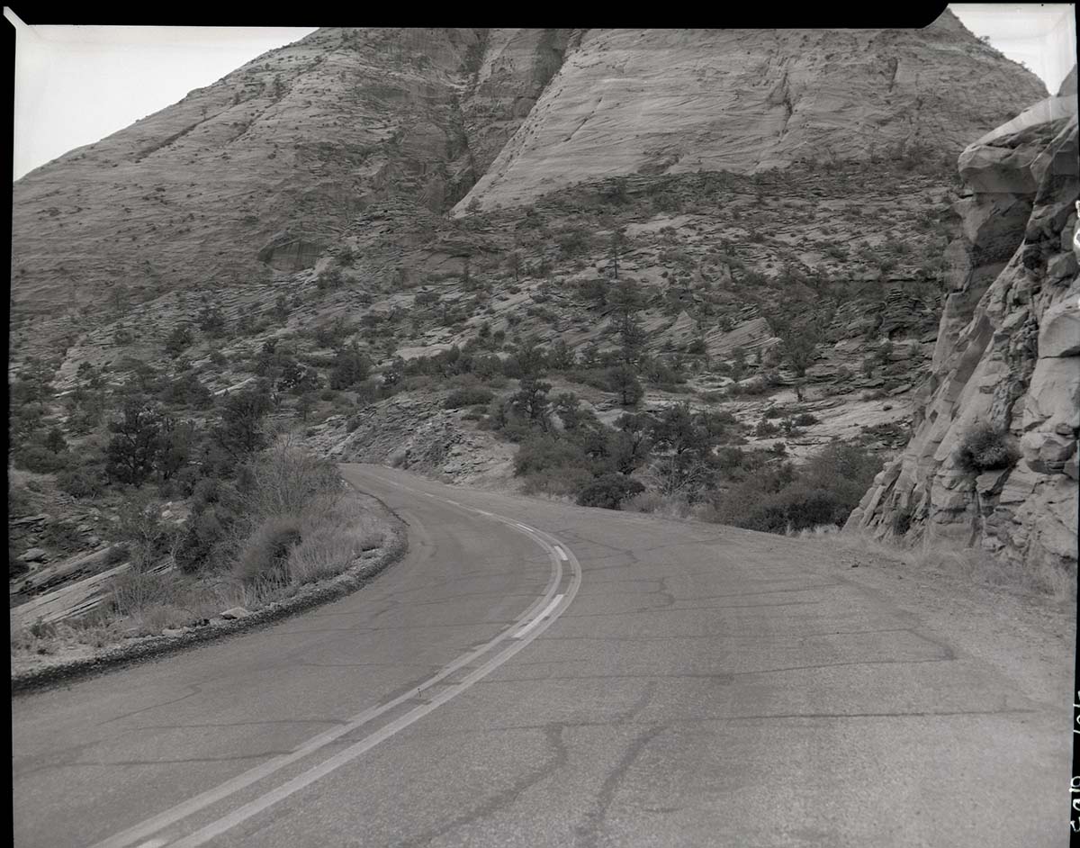 Location of parking area for Pine Creek Trail and wayside: Origin and Nature of Navajo Sandstone.