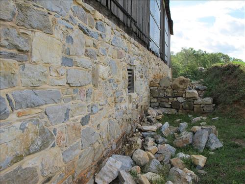 Rebuild repoint Newcomber Barn Foundation Antietam NB Sharpsburg MD.