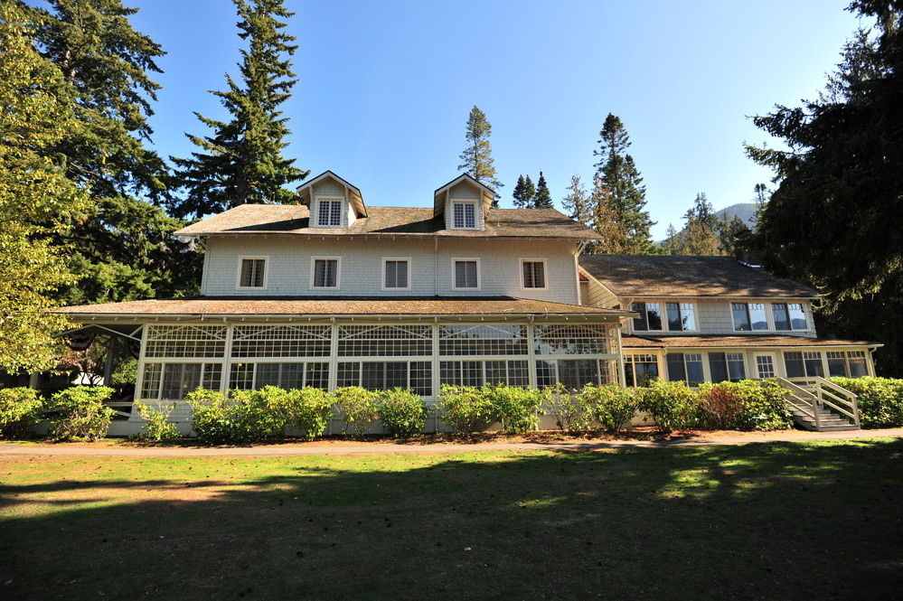Lake Crescent Lodge
