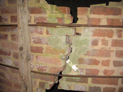 The brick barn silo on Thomas farm at Monocacy N.B., January 16, 2007.