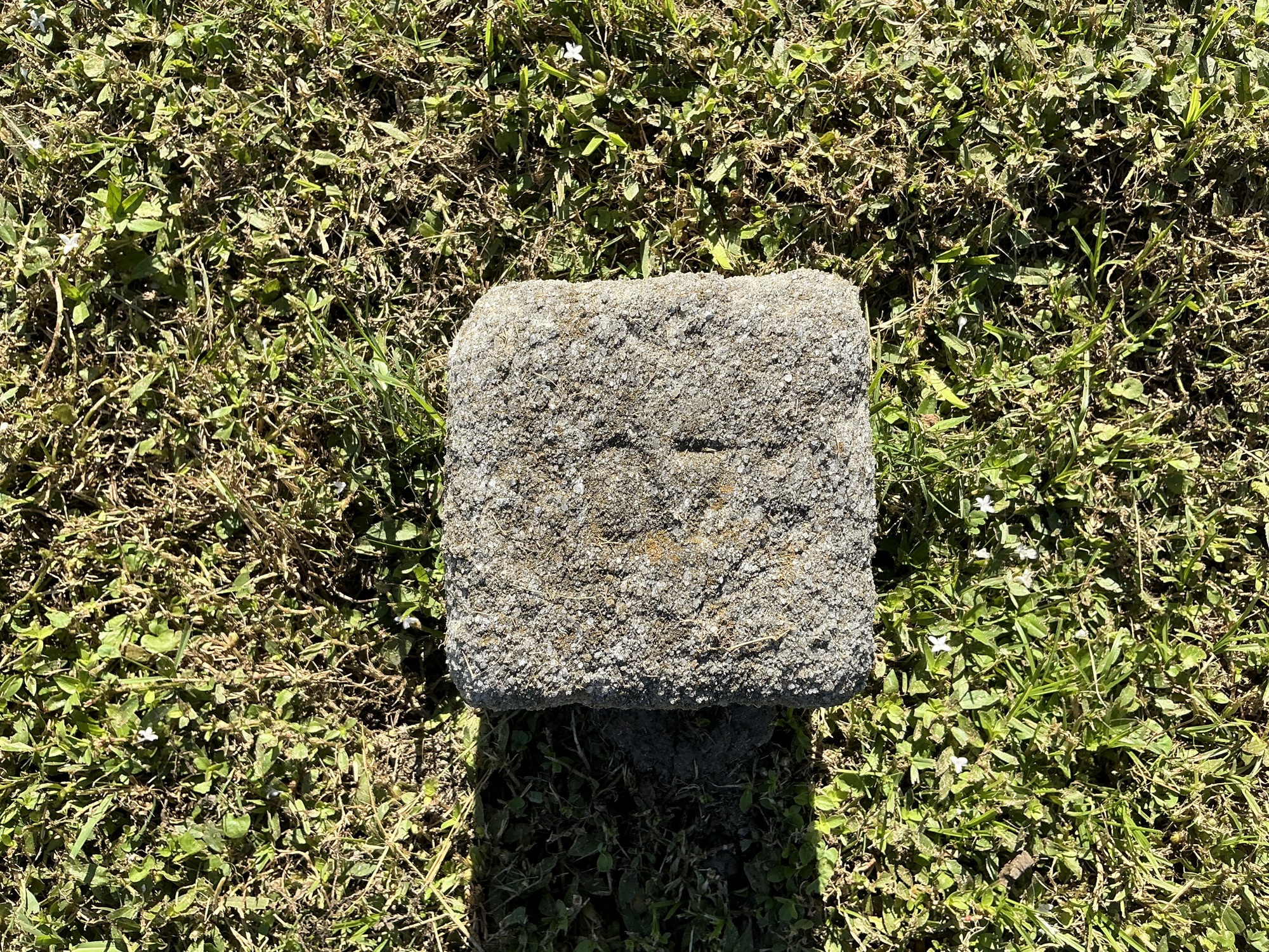Top of flat marble marker