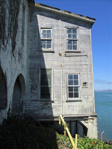 Demolish Boathouse Addition to Interpret Historic Resource - Alcatraz Guardhouse/Sallyport