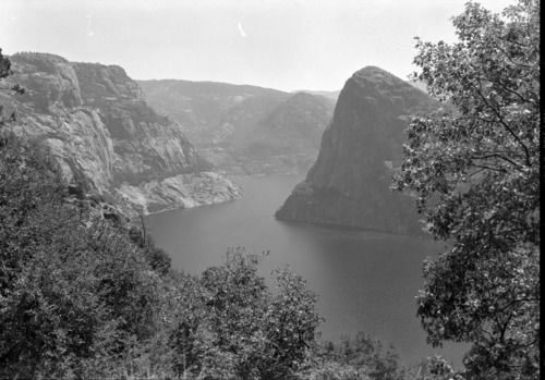 Looking east up Reservoir.