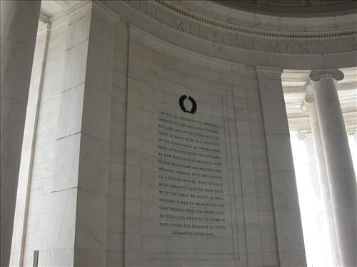 Features at the Jefferson Memorial