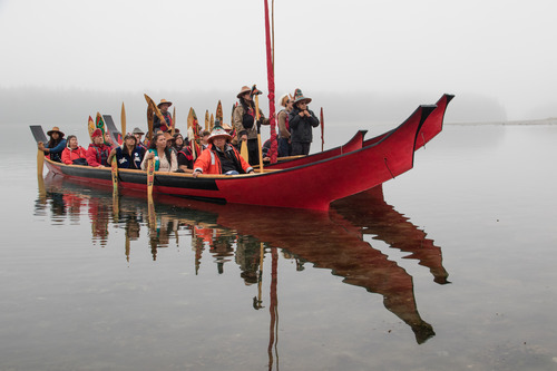 Arrival of the canoes