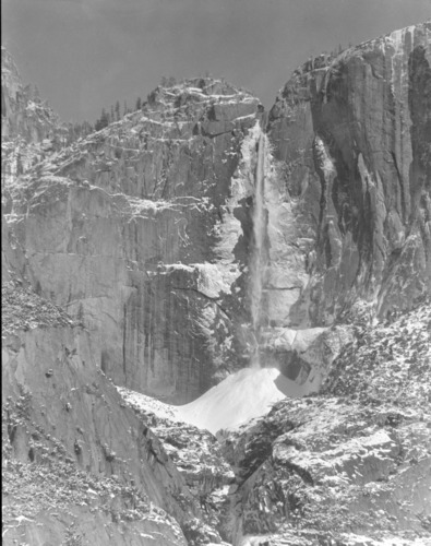 Telephoto of ice cone from across valley.