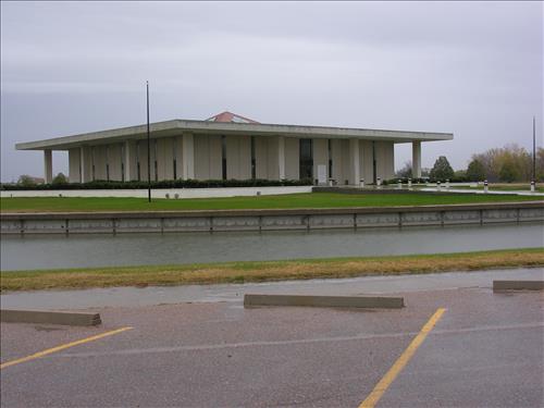 B-10. Stuhr Museum of the Prairie Pioneer (3133 West Highway 34, Grand Island) on the California, Mormon Pioneer, and Oregon National Historic Trails (2005)