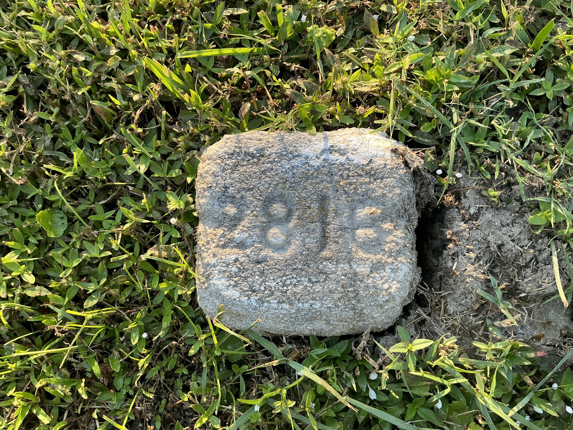 Top of flat marble marker