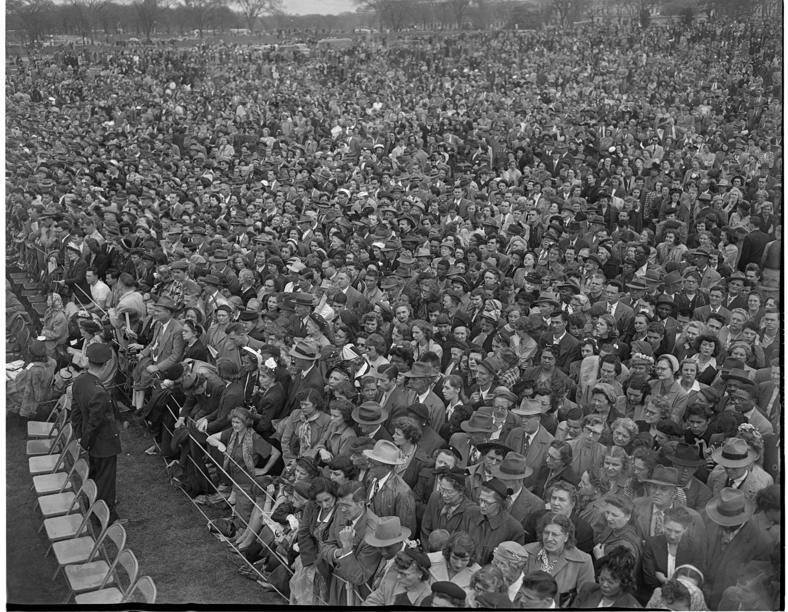 Huge Turn Out for MacArthur's return