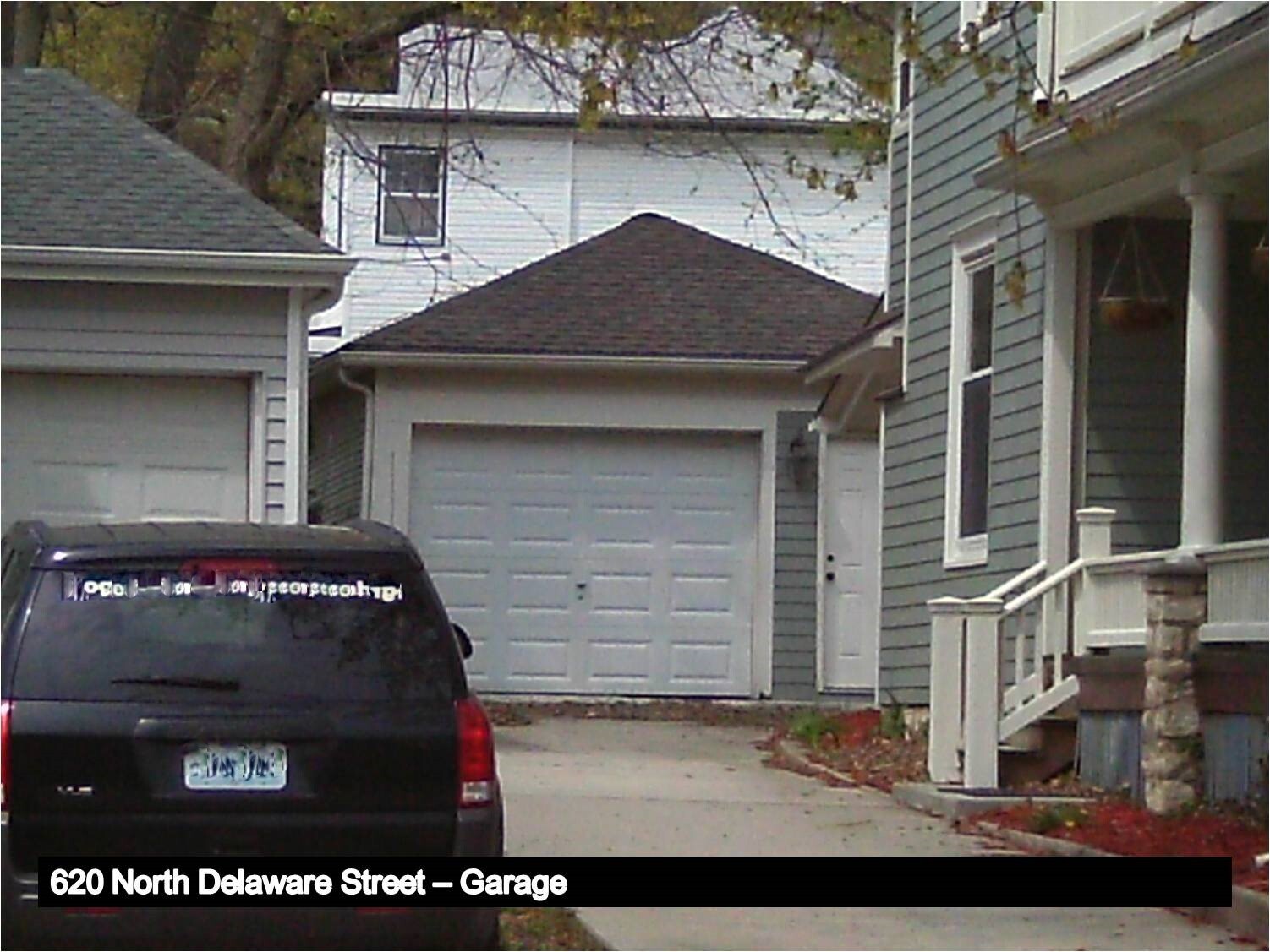 Image of a garage with a hipped roof.