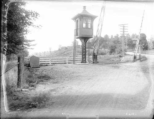 C4181-C4185--Elmhurst, PA--Elevated crossing shanty [1917.08.04]